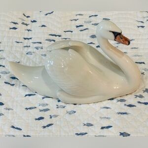 Royal Copenhagen porcelain swan figurine model #755 excellent condition no flaws